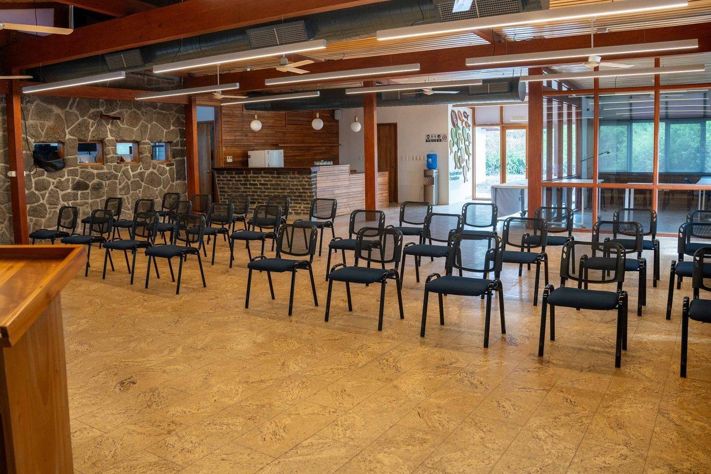 Session room — Alternative layout · working sessions