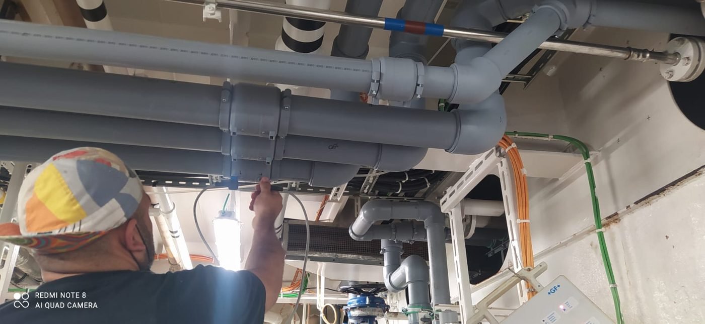 Overhead piping installation — Georg Fischer system · fusion joints