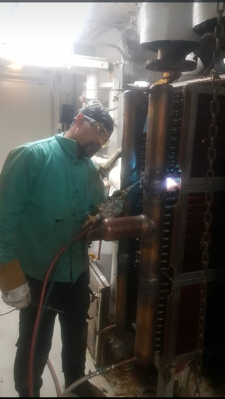 Vertical brazing — Header joint on the installed unit