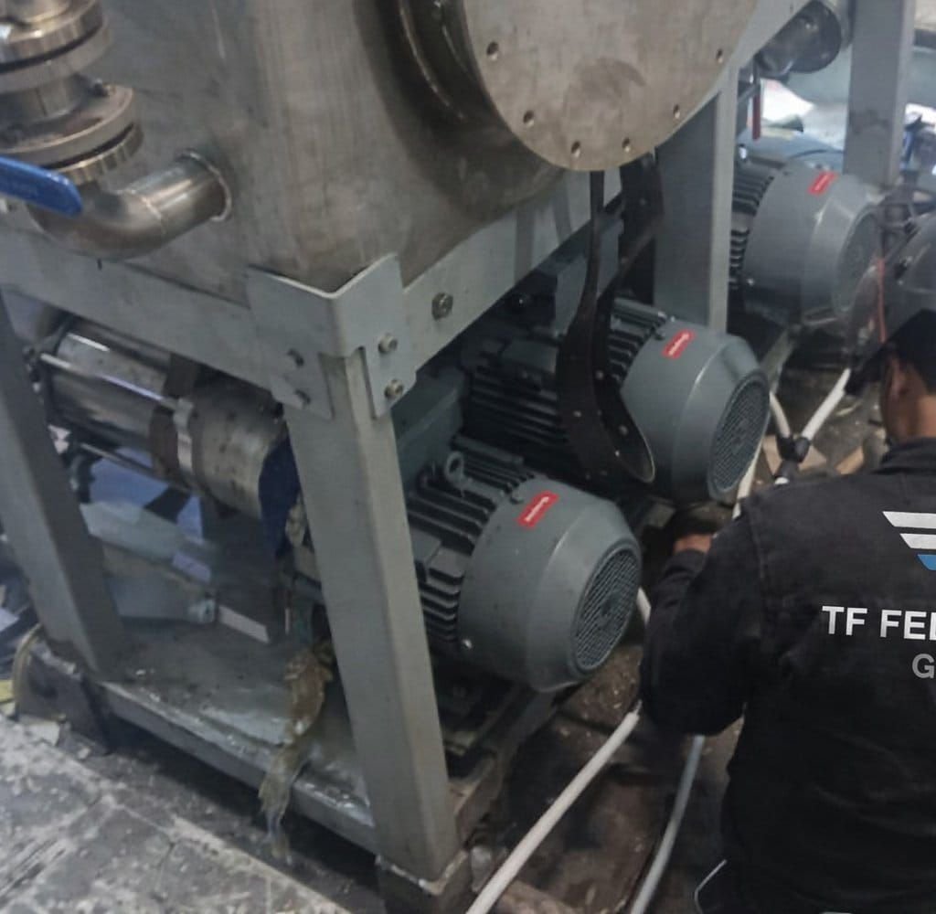 Drive alignment — Pump motor set below the skid frame